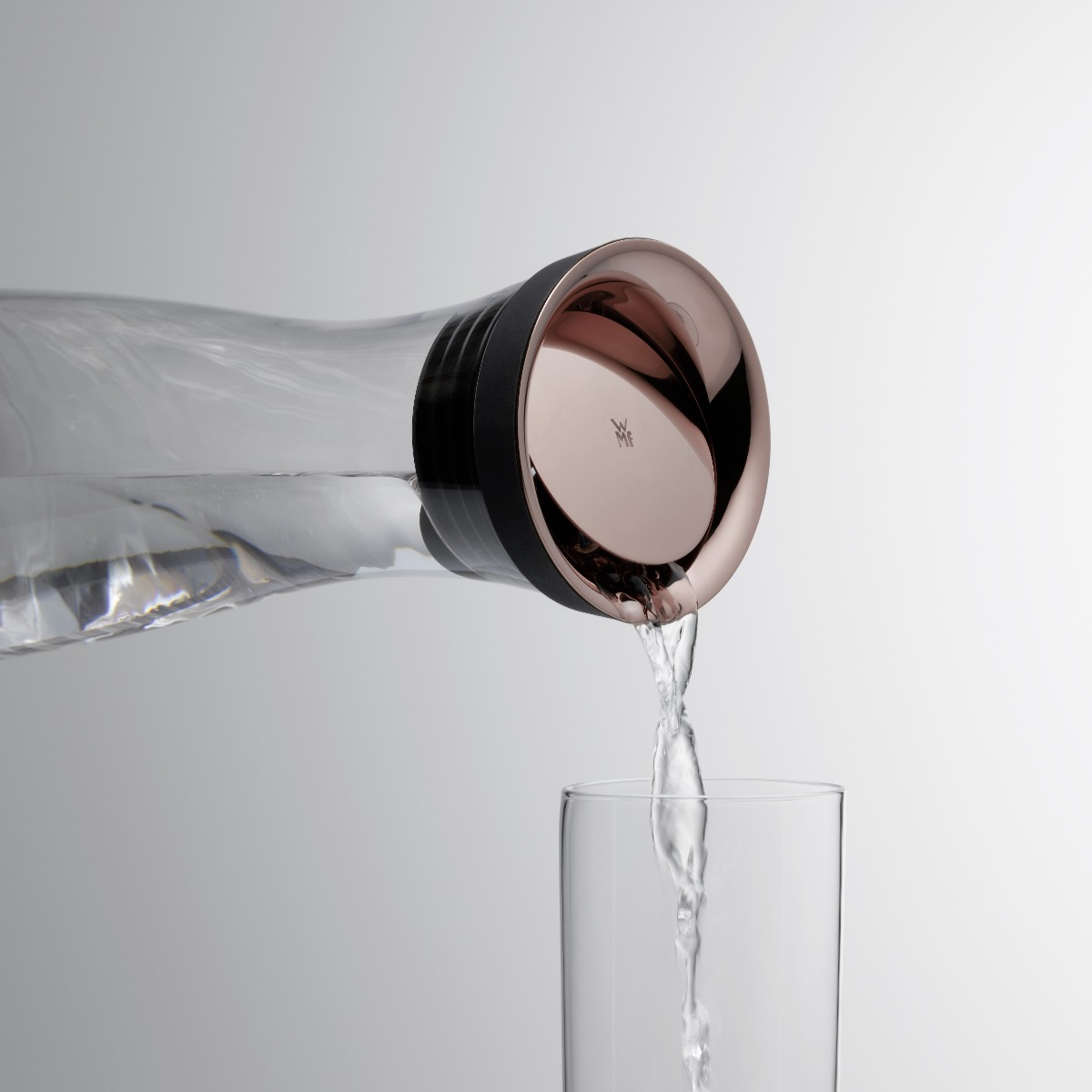 графін для води з кришкою